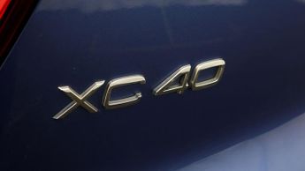 Volvo XC40 RECHARGE T4 R-DESIGN