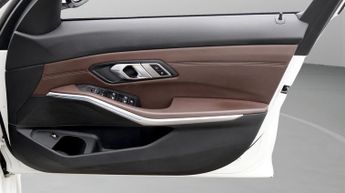 BMW 3 Series 330E M SPORT