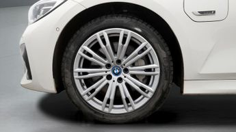 BMW 3 Series 330E M SPORT