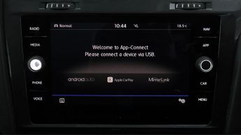 Volkswagen Golf SE NAVIGATION TDI BLUEMOTION TECHNOLOGY