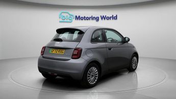 Fiat 500e ACTION