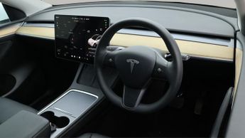 Tesla Model Y BASE