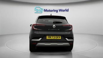 Renault Captur TECHNO E-TECH