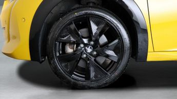 Peugeot E-208 GT
