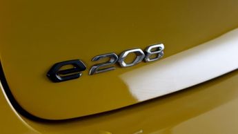 Peugeot E-208 GT