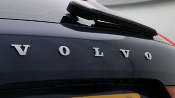 Volvo XC60 B4 MOMENTUM AWD
