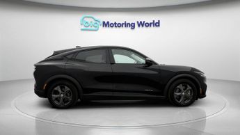 Ford Mustang Mach-E BASE
