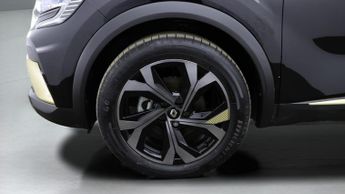 Renault Captur E-TECH ENGINEERED