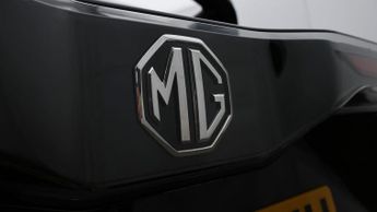 MG MG4 TROPHY