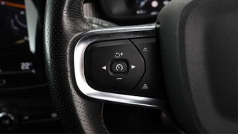 Volvo XC40 T3 R-DESIGN