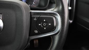 Volvo XC40 T3 R-DESIGN