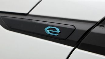 Peugeot E-2008 GT