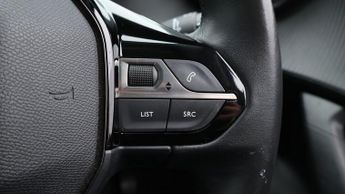 Peugeot E-2008 ALLURE PREMIUM