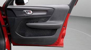 Volvo XC40 RECHARGE T5 R-DESIGN PRO