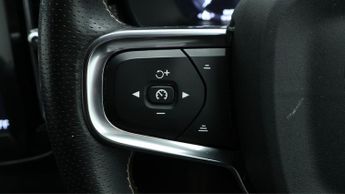 Volvo XC40 RECHARGE T5 R-DESIGN PRO