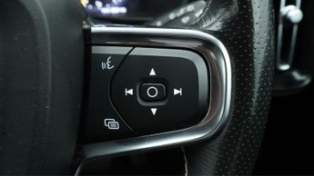 Volvo XC40 RECHARGE T5 R-DESIGN PRO