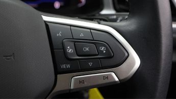 Volkswagen T-Roc LIFE TSI DSG