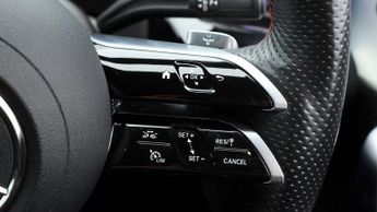 Mercedes-Benz A Class A 180 AMG LINE EXECUTIVE