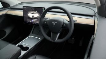 Tesla Model Y LONG RANGE AWD