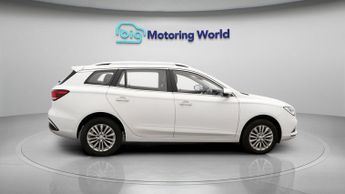 MG MG5 EXCLUSIVE