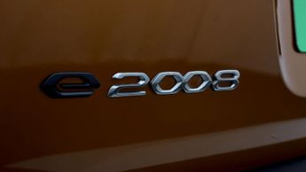 Peugeot E-2008 GT