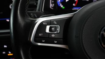 Volkswagen T-Roc R-LINE TSI EVO DSG