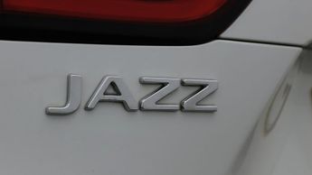 Honda Jazz I-MMD EX