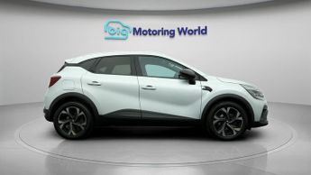 Renault Captur E-TECH ENGINEERED