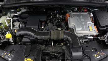 Renault Captur E-TECH ENGINEERED