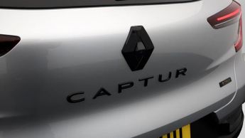Renault Captur E-TECH ENGINEERED