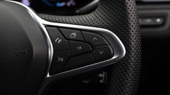 Renault Captur E-TECH ENGINEERED