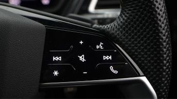 Audi Q4 e-tron S LINE