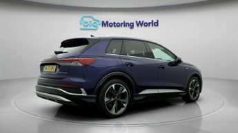 Audi Q4 e-tron S LINE