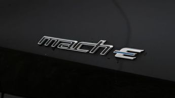 Ford Mustang Mach-E BASE