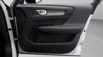 Volvo XC40 RECHARGE T4 R-DESIGN