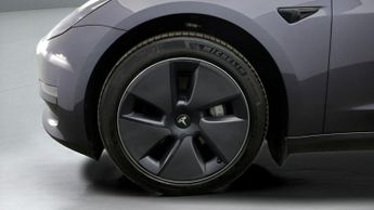Tesla Model 3 LONG RANGE
