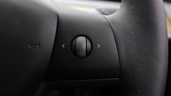 Tesla Model 3 LONG RANGE