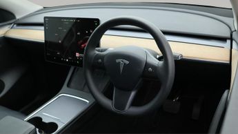 Tesla Model Y LONG RANGE AWD