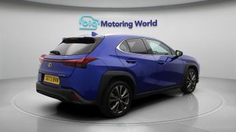 Lexus UX 250H F SPORT DESIGN