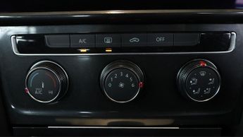 Volkswagen Golf SE TDI BLUEMOTION TECHNOLOGY DSG
