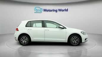 Volkswagen Golf SE TDI BLUEMOTION TECHNOLOGY DSG