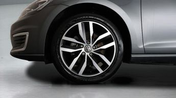 Volkswagen e-Golf E-GOLF