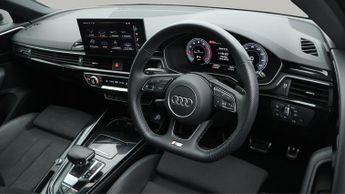 Audi A4 Avant AVANT TFSI S LINE BLACK EDITION