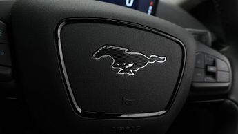 Ford Mustang Mach-E BASE