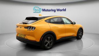 Ford Mustang Mach-E BASE