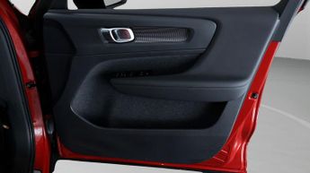 Volvo XC40 RECHARGE TWIN AWD