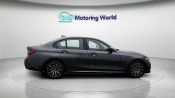 BMW 3 Series 330E M SPORT