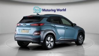 Hyundai KONA PREMIUM