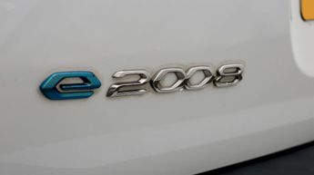 Peugeot E-2008 GT