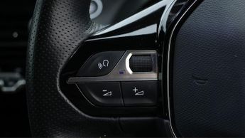 Peugeot E-2008 GT
